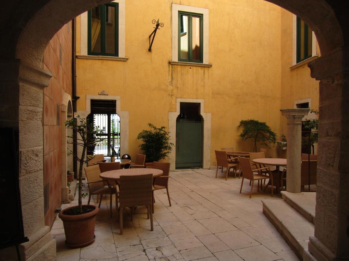 Antichi Feudi Dimora D'Epoca Hotel Teggiano Bagian luar foto