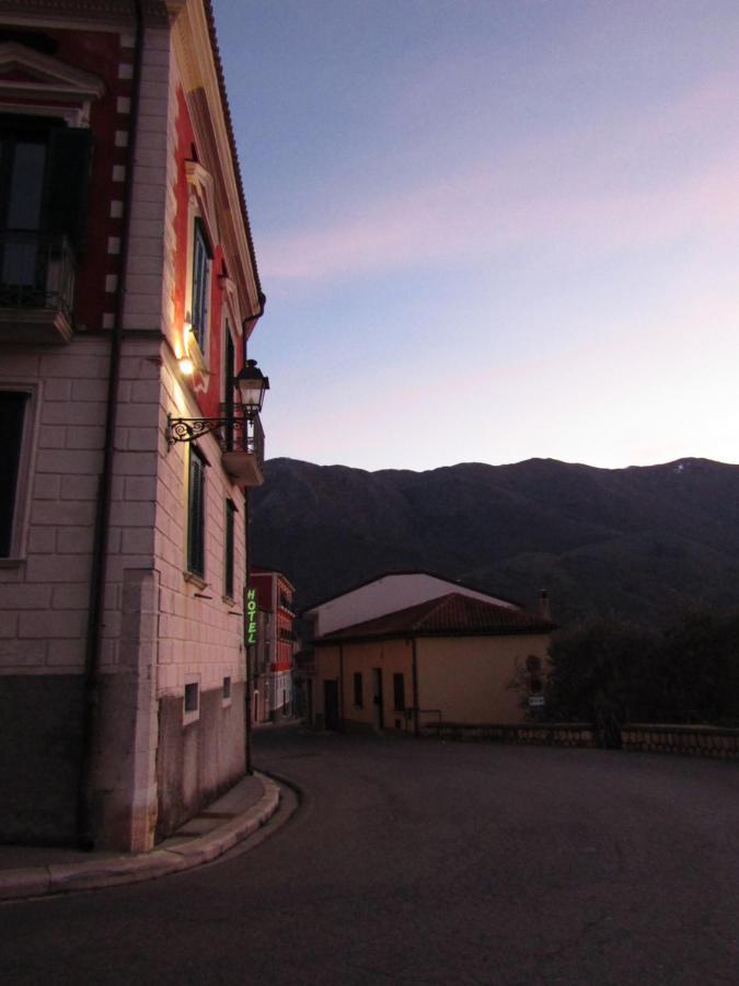 Antichi Feudi Dimora D'Epoca Hotel Teggiano Bagian luar foto