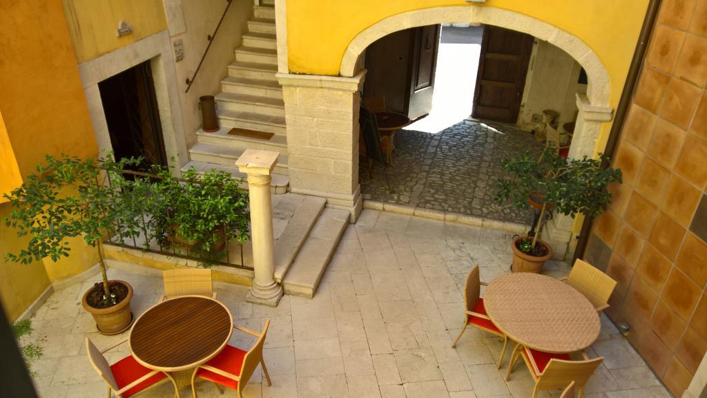 Antichi Feudi Dimora D'Epoca Hotel Teggiano Bagian luar foto